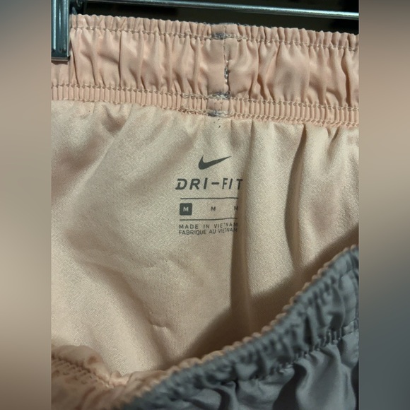 Nike running shorts pink and grey size medium - Picture 4 of 4
